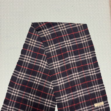 VINTAGE BURBERRY SCARF