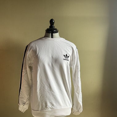 Felpa Adidas bianca con strisce