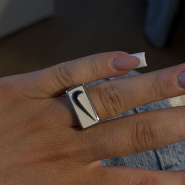 Anello Nike