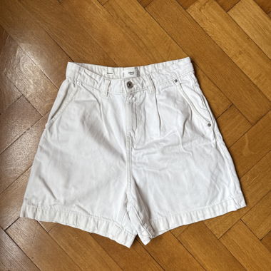 Jean court Mango
