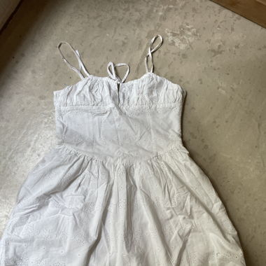 kurzes, weisses kleid