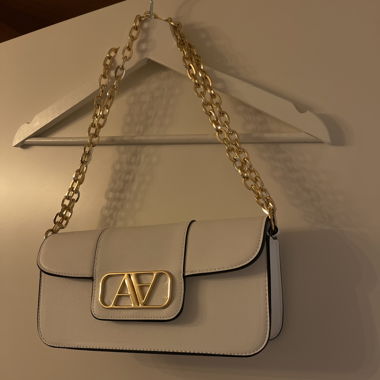 Handtasche Weiss mit goldenen Details 