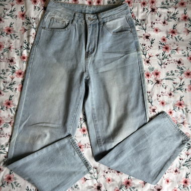 Jeans azzurro chiaro