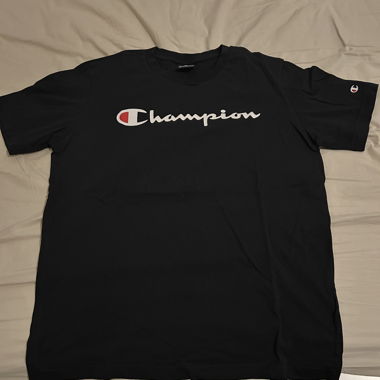 Schwarzes Champion T-Shirt mit klassischem Logo