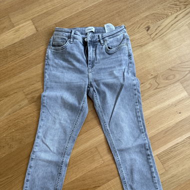 Jeans Only