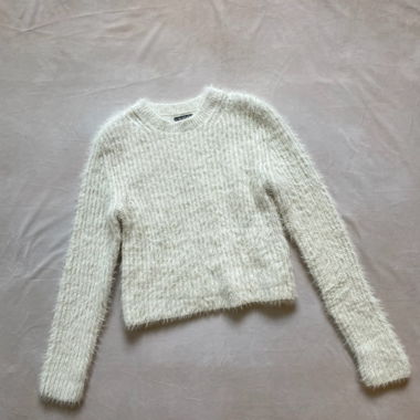 Flauschiger Strick-Pullover