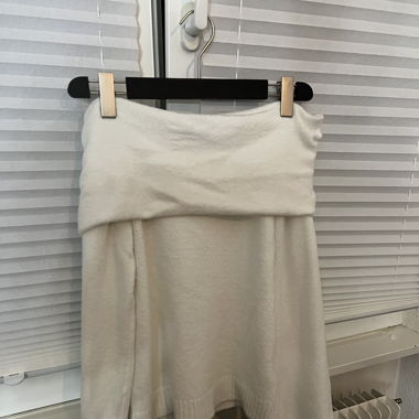Offshoulder Sweater