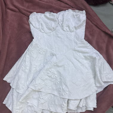 Weisses Bandeau-Kleid