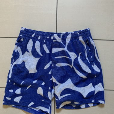 H&M Shorts mit blauem Muster