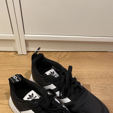 Adidas Sneaker