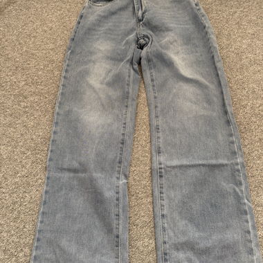 Hellblaue Jeanshose