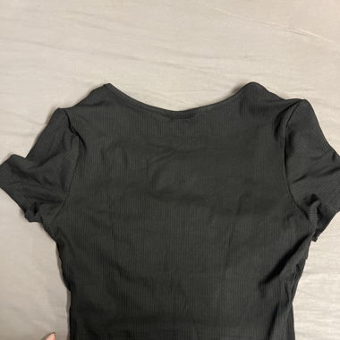 Schwarzes Top