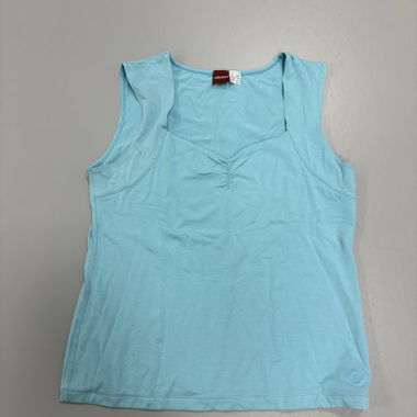 blue tank top