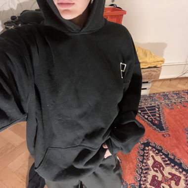Hoodie noir avec logo