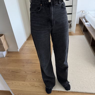 Jeans neri a vita alta Zara