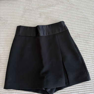 Schwarze Zara-Shorts