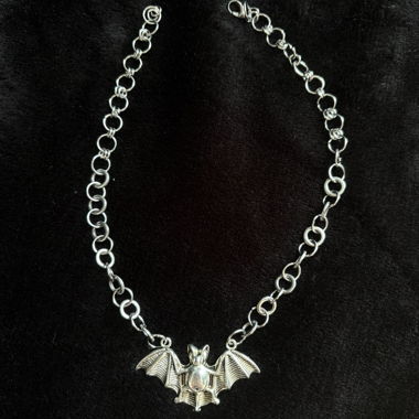 Collier chauve-souris 