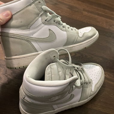 Nike Air Jordan 1 High Light Smoke Green
