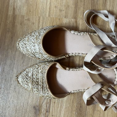 Schnür-Sandalen Stroh