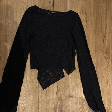 Schwarzes Spitzen-Longsleeve von Even&Odd