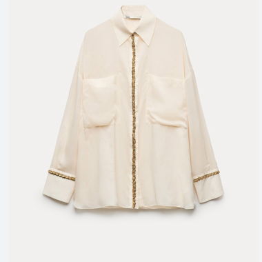 Chemise beige avec détails bijoux