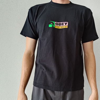 obey t-shirt/black