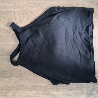 Crop Top mit eingebauten Cups