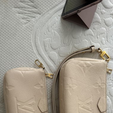 Louis Vuitton Multi-Pochette