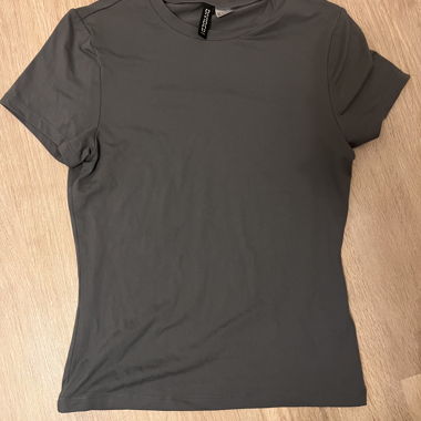basic t shirt