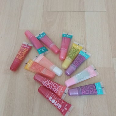 Set di gloss labbra Essence Juicy Bomb