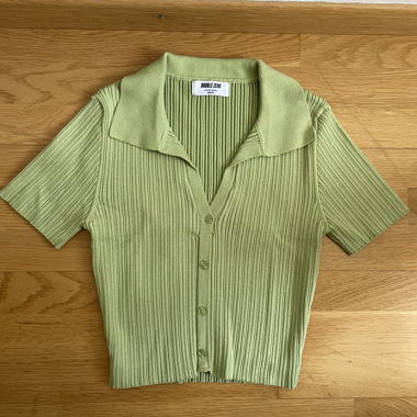 Grünes Poloshirt 