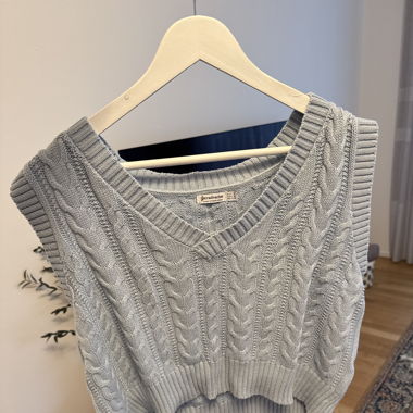 Hellblauer Pullunder