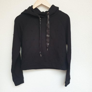 New Yorker Cropped Sweatshirt Black Pearls