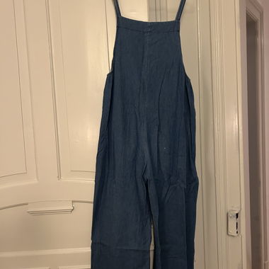 blaue Latzhose
