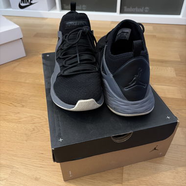 Jordan Sneakers Black/Grey