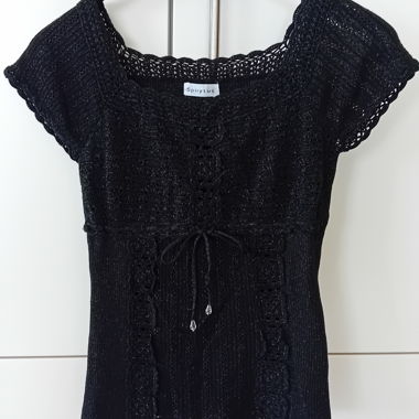 Schwarzes glitzer top, gestrickter look