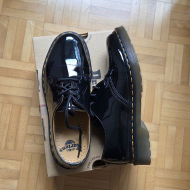NEW - Chaussure 1461 en cuir verni par Dr. Martens