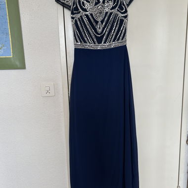 Robe de soirée bleu marine ornée