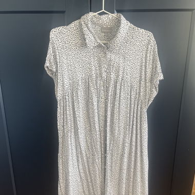 Patterned White and Black Dress