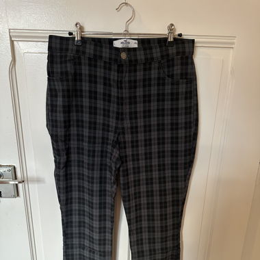 Pantalon gris slim à carreaux