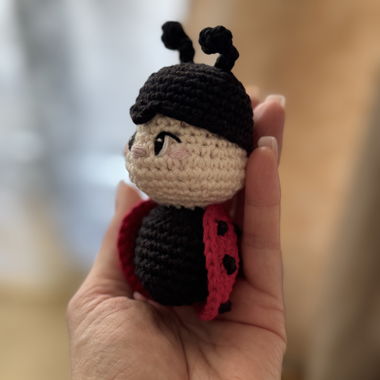 Amigurumi coccinella all’uncinetto