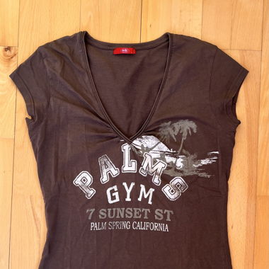 braunes T-Shirt mit Print