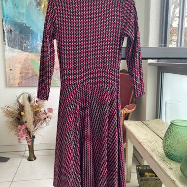 Blutsgeschwister Kleid Rot gepunktet