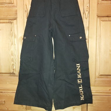 pantaloni larghi