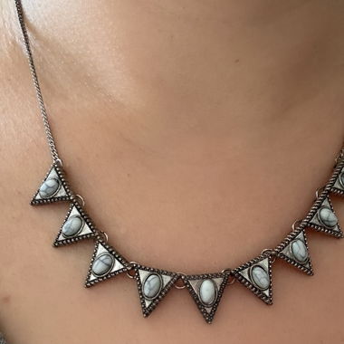 Kette mit Steinen