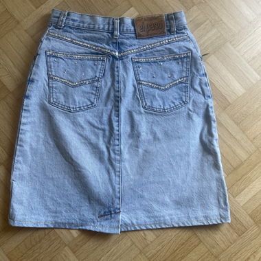 Jupe en jean avec strass
