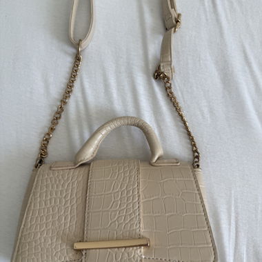 Beige Umhaengetasche