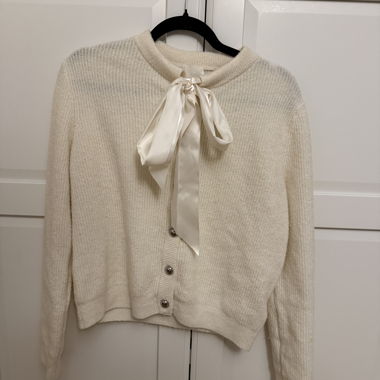 Cardigan mignon avec nœud