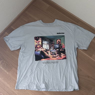 BERSHKA BETTERLATER GRAPHIC TEE - SKY BLUE