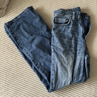 Blue high-waist jeans